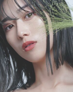 Akane Moriya Instagram - ⁡
あけましておめでとうございます。 
2025年になりましたね🐍💫
今年は新しいことに挑戦し、10年目のスタートを切る特別な年にしたいと思っています。皆さんと一緒に、忘れられない素晴らしい年に出来ます様、頑張ります！本年も応援よろしくお願い致します🎍
⁡
Happy New Year, everyone! 🎉 Welcome to 2025! This year, I want to take on new challenges and make it a special year as I kick off my 10th year! ✨ I’ll do my best to create unforgettable memories with all of you! Thank you for your continued support this year! 🎍⁡
⁡
新年快乐，大家！🎉 欢迎来到2025年！今年我想挑战新的事物，开启我第十年的特别旅程！✨ 我会努力和大家一起创造难忘的美好回忆！感谢大家在新的一年里的支持！🎍

#新年
#2025
#お正月
