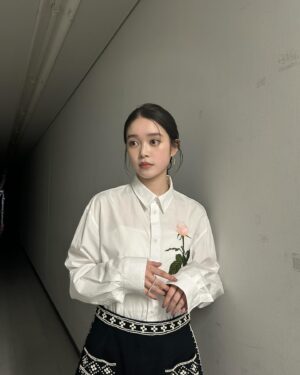 Akari Takaishi Instagram - 「日曜日の初耳学」
スタジオにお邪魔させていただきました！

2/9(日)夜10時放送です☺︎
#日曜日の初耳学 #御上先生

stylist @kanedakenshi 
h&m @ayasumimoto