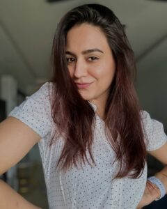 Actress Aksha Pardasany HD Photos and Wallpapers March 2025