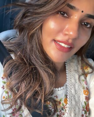 Akshara Gowda Instagram - Anbe sugama ? Azhage sugama ? ❤️🥰 

 #aksharagowda #stylishtamilachi #aksharagowdabikki #stylishtamizhachi 
#mumbai #hyderabad #chennai 

#pregnant #pregnancy #momtobe #babyontheway #babyonboard #expecting #bunintheoven #novemberbaby #parenthood #newmom #newmum #newparents #parentingjourney #skincare #music 

PS : I told you he has best taste in music 🎵 @fatheroffloki ❤️