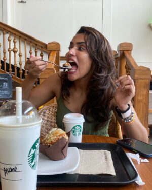 Akshara Gowda Instagram - Grow , Glow , Flow .. that’s the vibe 🥰❤️ #2025 

#coffeedate 

PC @fatheroffloki

 #aksharagowda #stylishtamilachi #aksharagowdabikki #stylishtamizhachi 
#mumbai #hyderabad 

#pregnant #pregnancy #momtobe #babyontheway #babyonboard #expecting #bunintheoven #novemberbaby #parenthood #newmom #newmum #newparents #parentingjourney