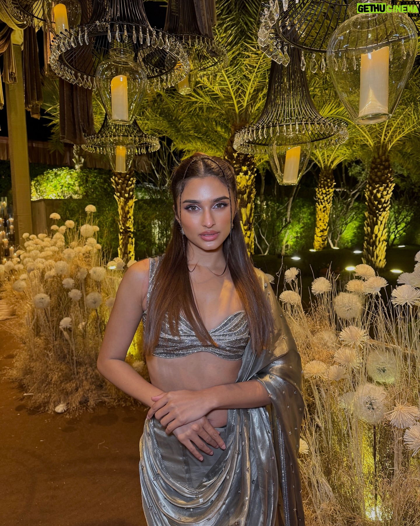 Alaviaa Jaaferi - 20.1K Likes - never ending wedding posts…
wearing @rheapillairastogi @missjojewellery @auorstudio