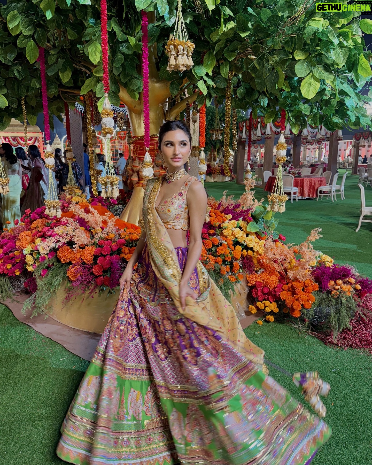Alaviaa Jaaferi - 19K Likes - wearing @mayyurgirotracouture @golecha_jewels ✨
