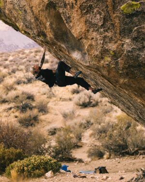 Alexandra Johnson Instagram - Social Distortion / Blood Meridian V12/13

Unlocking 🔓🧠. This means a lot as my hardest climb back, proving to myself I can climb at this level again. I kept comparing myself to the old me but I’m done looking backwards. Only forwards now. 

📸 @bobbysorich 🫶