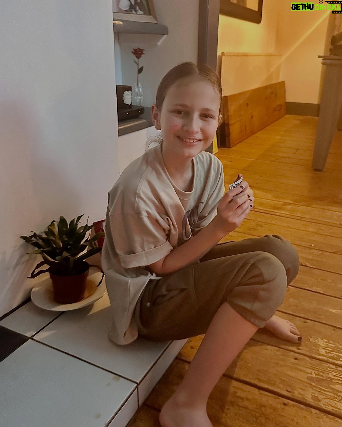 Alice Evans - 1.9K Likes - Elsie in the UK.
1) Having the time of her life staying up late playing card games with her auntie and uncle..
2) Flummoxed by the choice of chocolate and sweets in the local shop
3) First time on a train
4) First time in a Black Cab ( I can really sit backwards?)
5) (the best one) Momma why are there so many of those red ‘tourist’ buses in London? Me: oh honey - those are actually just buses.’ 😂
LOVE HER SO MUCH.
Oh and lastly I just asked her what her favorite part of the trip was and she said ‘definitely Pepper’ ( my friend Tilly’s cat!)