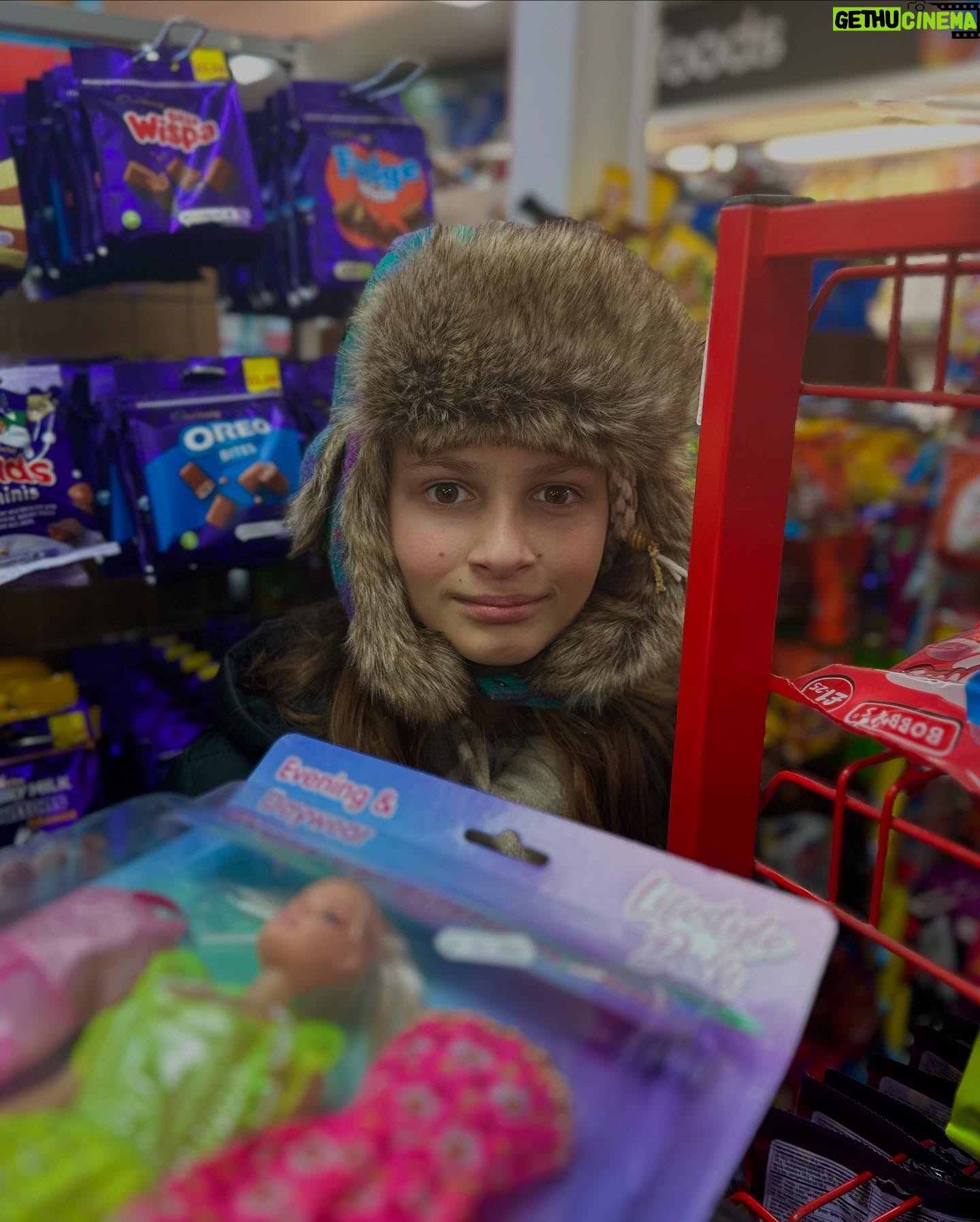 Alice Evans - 1.9K Likes - Elsie in the UK.
1) Having the time of her life staying up late playing card games with her auntie and uncle..
2) Flummoxed by the choice of chocolate and sweets in the local shop
3) First time on a train
4) First time in a Black Cab ( I can really sit backwards?)
5) (the best one) Momma why are there so many of those red ‘tourist’ buses in London? Me: oh honey - those are actually just buses.’ 😂
LOVE HER SO MUCH.
Oh and lastly I just asked her what her favorite part of the trip was and she said ‘definitely Pepper’ ( my friend Tilly’s cat!)