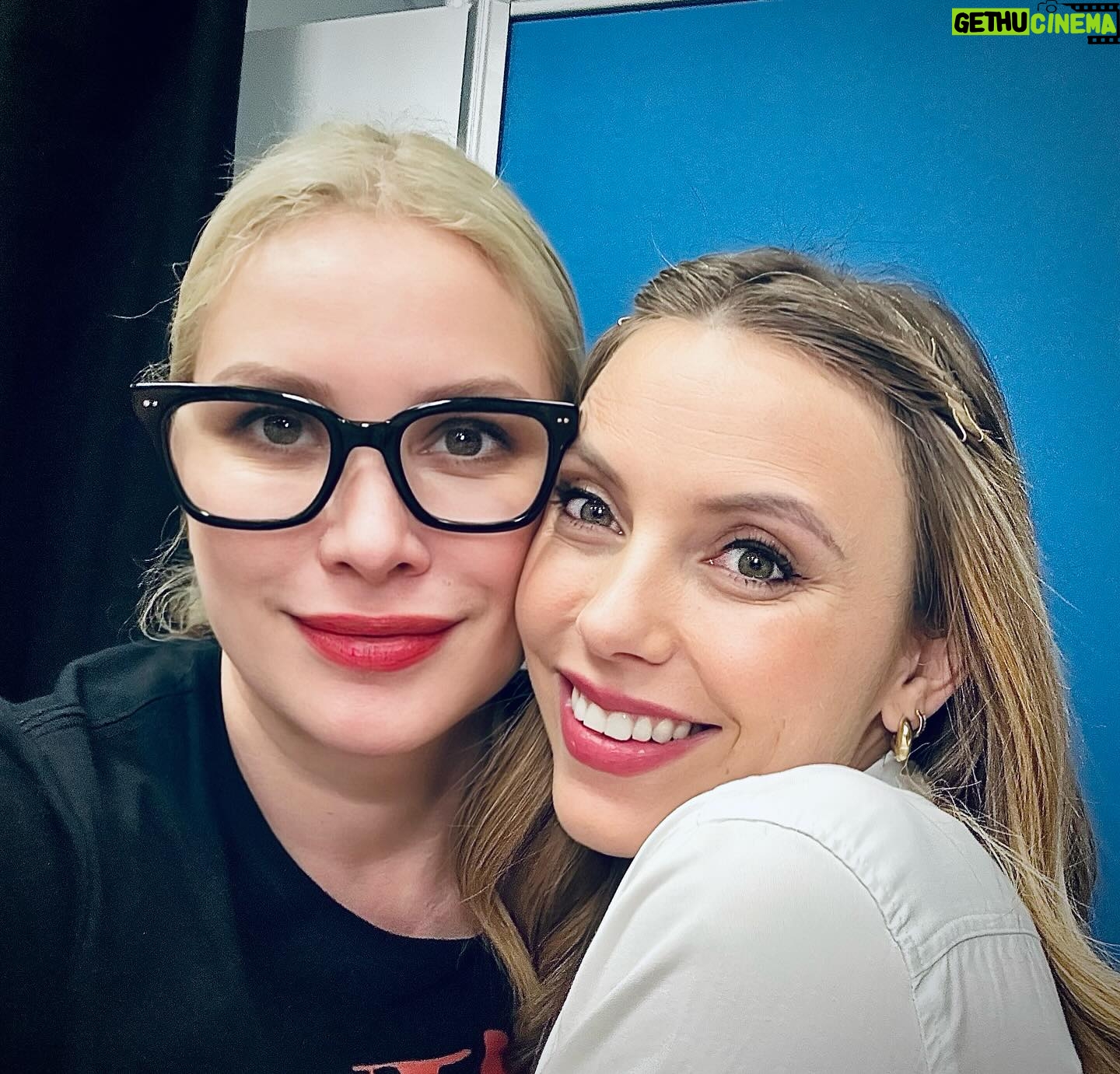 Alice Evans - 2.2K Likes - Mother and daughter in four iterations.
Esther et sa fille préférée Freya😂
Amazing weekend.
Vous avez tous ete tellement doux et sympathiques et vos histoires m’ont touchées jusqu’au fond de mon cœur.
France, je t’adore. 🩷