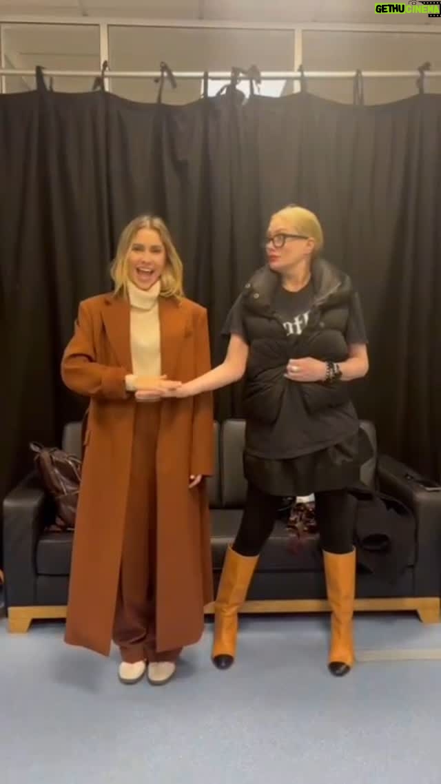 Alice Evans - 2.4K Likes - Slapathon with the cast of #theoriginals….