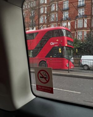 Alice Evans Instagram - Elsie in the UK. 
1) Having the time of her life staying up late playing card games with her auntie and uncle..
2) Flummoxed by the choice of chocolate and sweets in the local shop
3) First time on a train
4) First time in a Black Cab ( I can really sit backwards?) 
5) (the best one) Momma why are there so many of those red ‘tourist’ buses in London? Me: oh honey - those are actually just buses.’ 😂

LOVE HER SO MUCH. 

Oh and lastly I just asked her what her favorite part of the trip was and she said ‘definitely Pepper’ ( my friend Tilly’s cat!)