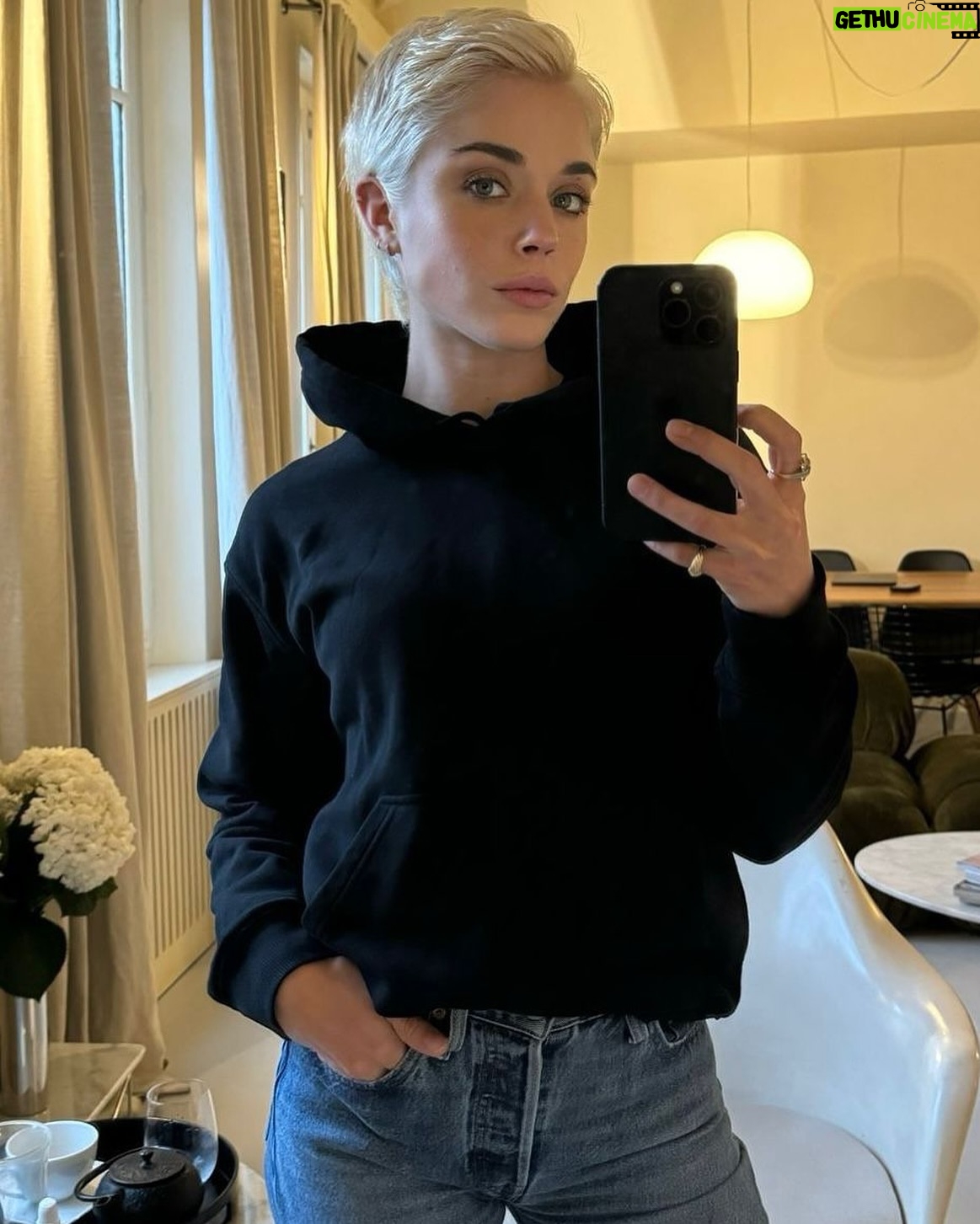 Alice Isaaz - 10.5K Likes - Life is too short for boring hair
@louisremyhair 🔥