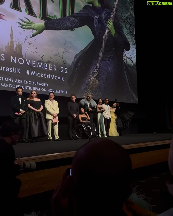 Alisha Weir - 47.4K Likes - Wicked European Premiere!💕🫧💚🎀✨
So unbelievably grateful for last night! This movie is EVERYTHING and more!🫶🏻
Thank you so much @universalpicturesuk @charnleycommunications @methodldn 💚
And to all the amazing people I met last night! Xx