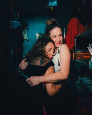 Alison Mandel Instagram - Vamos mi @chiquiaguayo 💕🎀💜
A brillar cómo sabes hacerlo, y que sea una noche maravillosa 🌟 así cómo imaginas ☺️🌺💕
Te quiero mi partner 🦋