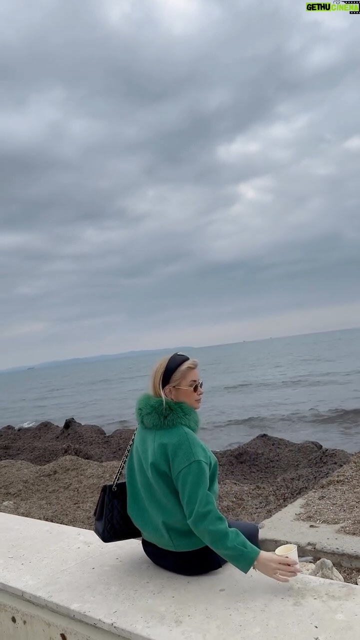 Alketa Vejsiu - 1.3K Likes - Afer detit, afer 🤴🏼🥰 me kafen time @kimbo_albania_official , dita nis me energji ☕️
Mirmengjes nga @pasticeri_pelikan ne Durres🤍