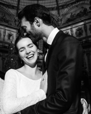 Almila Ada Instagram - To the infinity!∞ 
Just engaged🤍

Special thanks to @giulialamonicaphotography 📸🌹