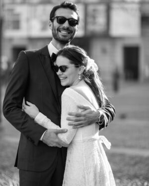 Almila Ada Instagram - To the infinity!∞ 
Just engaged🤍

Special thanks to @giulialamonicaphotography 📸🌹
