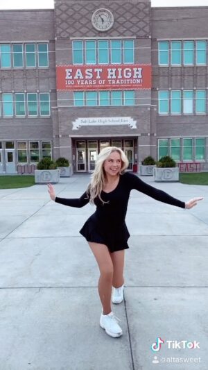 Alta Sweet Tabar Instagram - Channeling my inner Sharpay at East High💓😻

#highschoolmusical #hsm #dance #acting #disney #sharpay #reels