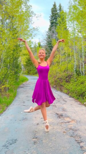 Alta Sweet Tabar Instagram - Rapunzel Ballet🩰💜☀️

#dance #reels #ballet #ballerina #pointe #pointeshoes #reelsinstagram #explorepage #rapunzel #tangled #trendingreels #trendingvideos #viral #viralvideos #princess #disneytangled #instagramreels #love #reeldance #dancereels #dancereels