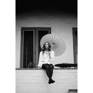 Amanda Crew Instagram - Thank you @sarahplevy for letting me capture you 📸, a woman who is the definition of heart and soul. ♥️💃🏻 Someone who embodies both loving kindness and also fierce protectiveness — for herself, her husband and her family.  She’s also silly, funny and insanely talented (like, MANY talents). 🔥🔥🔥 It’s an honor to witness your beautiful evolution, Sarah. 💃🏻❤️‍🔥
