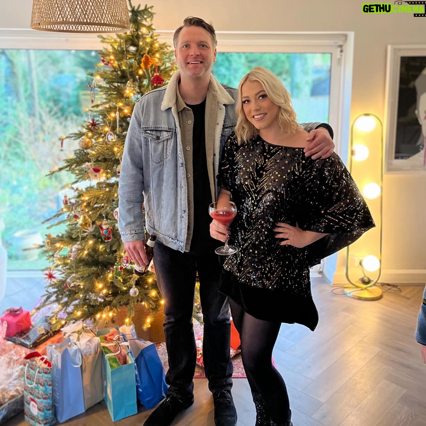 Amelia Lily - 832 Likes - Merry Christmas everyone ❤️🎄 I hope your day is filled with love and laughter ❤️
