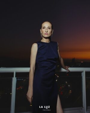 Amparo Noguera Instagram - LA LUZ en los Premios Caleuche 2025 ⭐️🏆 @premioscaleuche @somoschileactores 

Una noche inolvidable que quedó registrada en esta nueva sesión de fotos en el mejor lugar de Santiago: @sheratonscl 🏨 Gracias amado Sheraton por agasajar a nuestros talentos en un día tan especial! 

Mil gracias al mejor equipo: 
📸 @tomchenette
💄 @maccosmeticschile by @charlie.mua
💇🏻‍♀️ @paolomadariaga
👔 @wendypozolondress
👗 @charlieandh 
🪄 @doloresgazitua 
🏨 @sheratonscl

Y por supuesto, FELICITACIONES a todos nuestros talentos, nominados y ganadores! 

🎬 Gabriel Urzúa (@gaburzua) - Premio mejor actor protagónico series
🎬 María Gracia Omegna (@mariaomegnaoficial) - Premio mejor actriz protagónica teleseries
🎬 Camilo Arancibia (@solo_camilo_arancibia) - Nominado mejor actor protagónico cine 
🎬 Amparo Noguera (@amparo_nogueraoficial - Nominada mejor actriz protagónica cine
🎬 Néstor Cantillana (con doble nominación!) - Nominado mejor actor de soporte cine y mejor actor soporte series
🎬 Millaray Lobos (@mili.lobos.garcia) - Nominada mejor actriz de soporte cine 
🎬 Felipe Zepeda (@felipezepedau) - Nominado mejor actor de soporte series
🎬 Pablo Macaya - Nominado mejor actor protagónico series
🎬 Consuelo Carreño (@consuelobcc) - Nominada mejor actriz protagónica series
🎬 David Gaete (@davidhgaetep) - Nominado mejor actor soporte series
🎬 Marcelo Alonso - Nominado mejor actor de soporte series

#PremiosCaleuche #CineChileno #TalentsThatShine