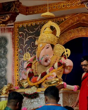 Amruta Dhongade Instagram - गणपती बाप्पा मोरया 🙏🏻♥️
यंदाचा गणेशोत्सव खुप खास आहे 🤗🙏🏻
Thank u bappa for all this ☺️🙌
And also thanks to @chetanraikar @d_dazzling.smile @nileshrathi03 ☺️
Hair by my dear friend - @sheetal_hair_artist ♥️
.
.
#amrutadhongade #amrutadhongadeofficial #amrutadhongadefc #amrutadhongade_official #amrutadhongdeoffical #dhongade #dhongadeamruta #ganpatibappamorya_
