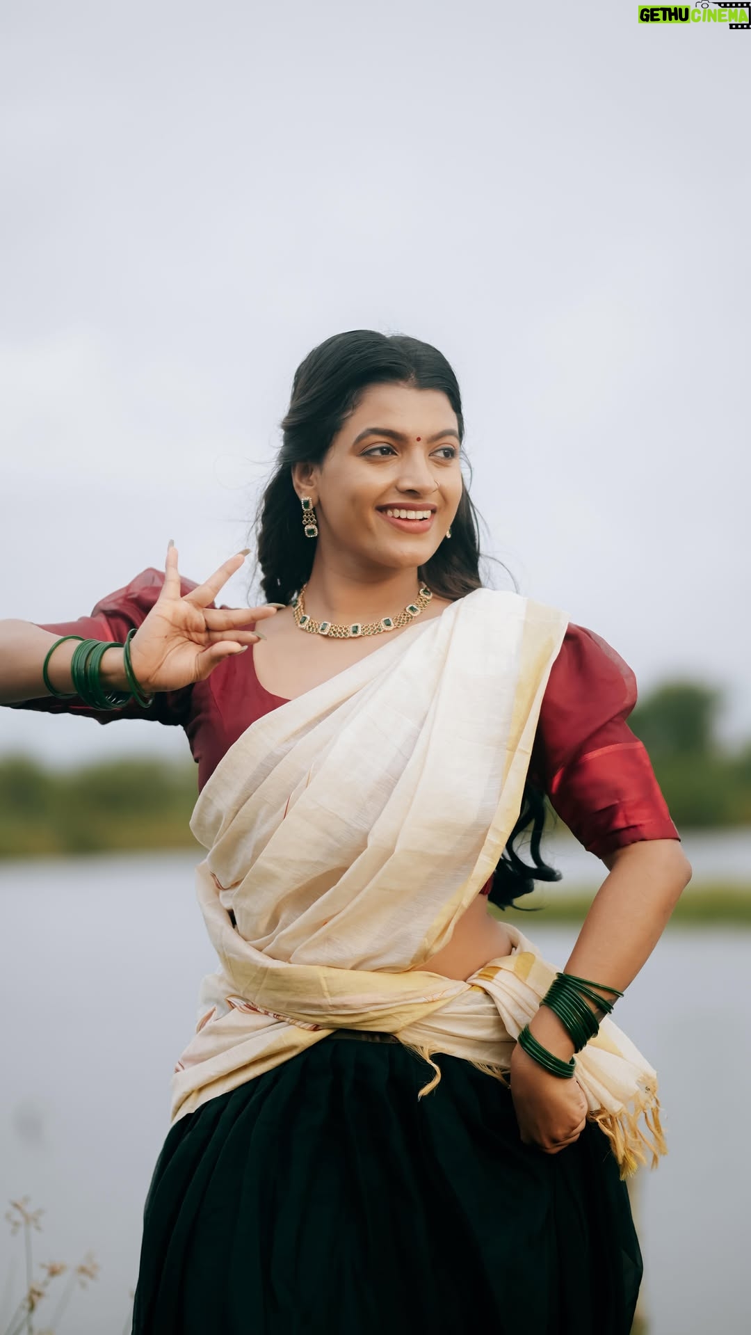 Amrutha Saju - 9.6K Likes - നമ്മൾ രണ്ടും രണ്ടായെന്നാൽ ലോകം തീരില്ലേ..??
🎥 @anandu._ps
@armthemovie @jithin_laal @tovinothomas @krithi.shetty_official @surabhi_lakshmi @dhibuninanthomas