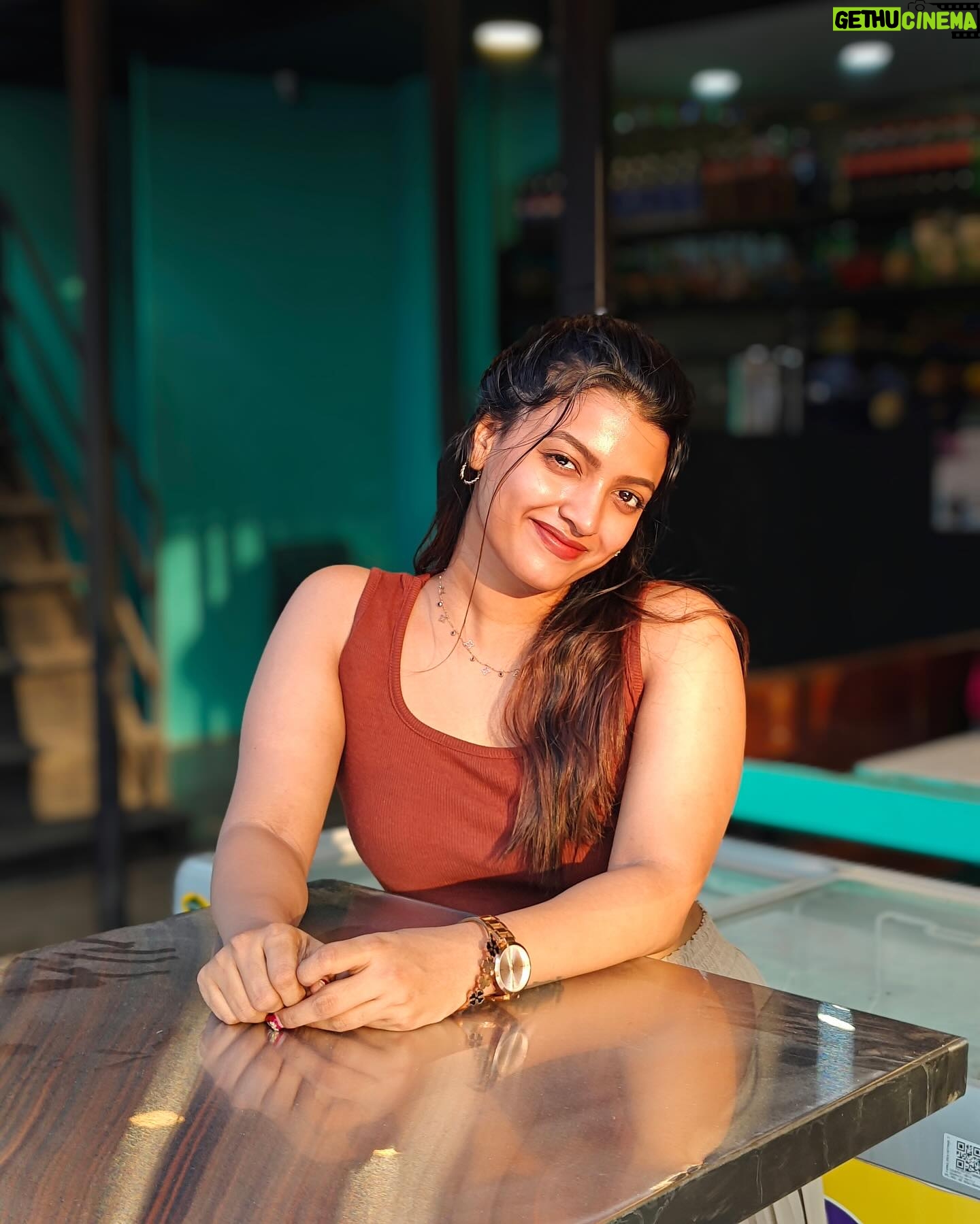Amrutha Saju - 14.6K Likes - 🤍🐌👜🤎
📸 @kedarhist_