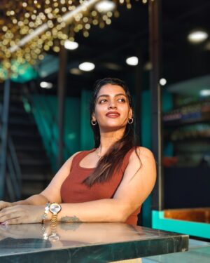 Amrutha Saju Instagram - 🤍🐌👜🤎

📸 @kedarhist_