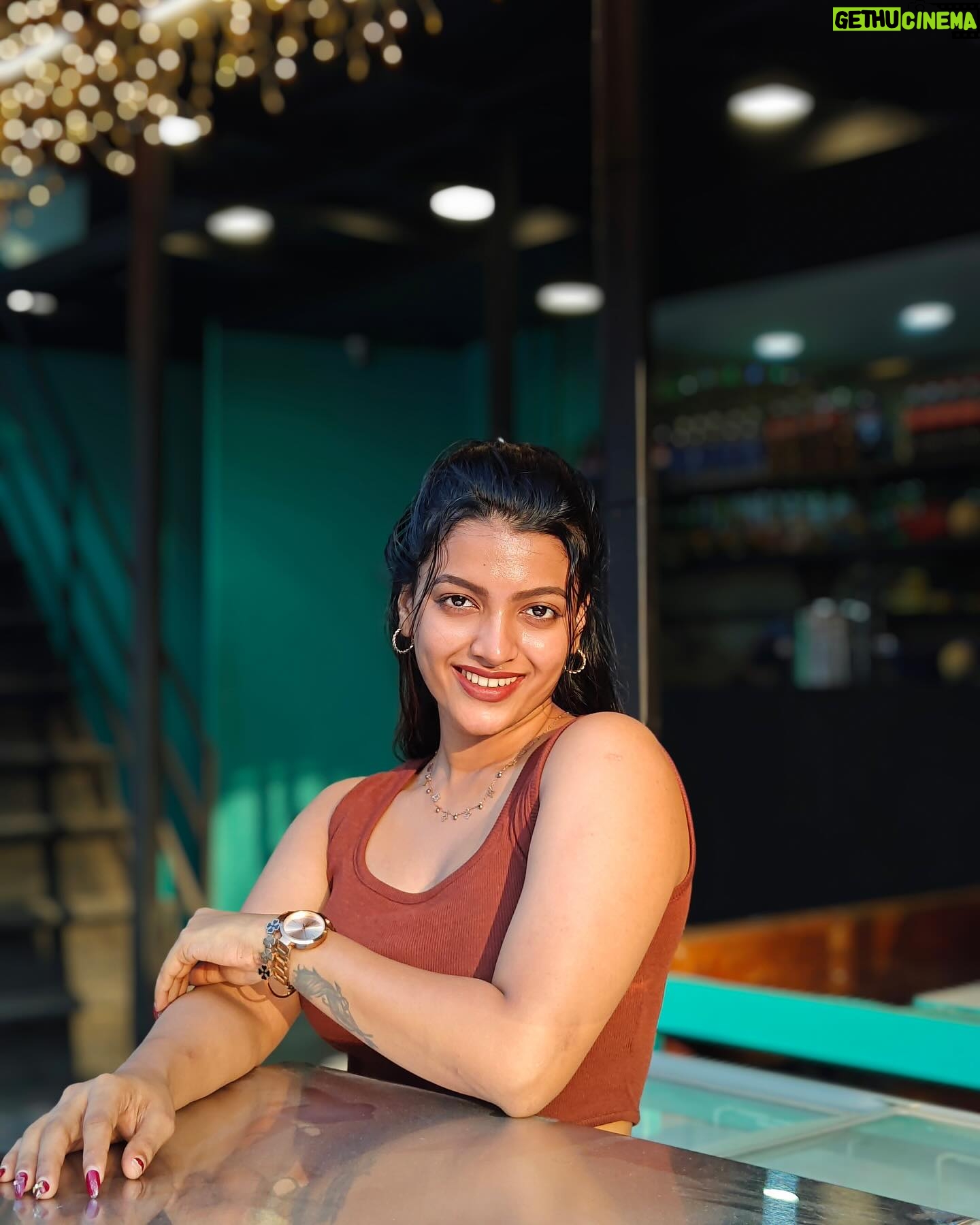 Amrutha Saju - 14.6K Likes - 🤍🐌👜🤎
📸 @kedarhist_