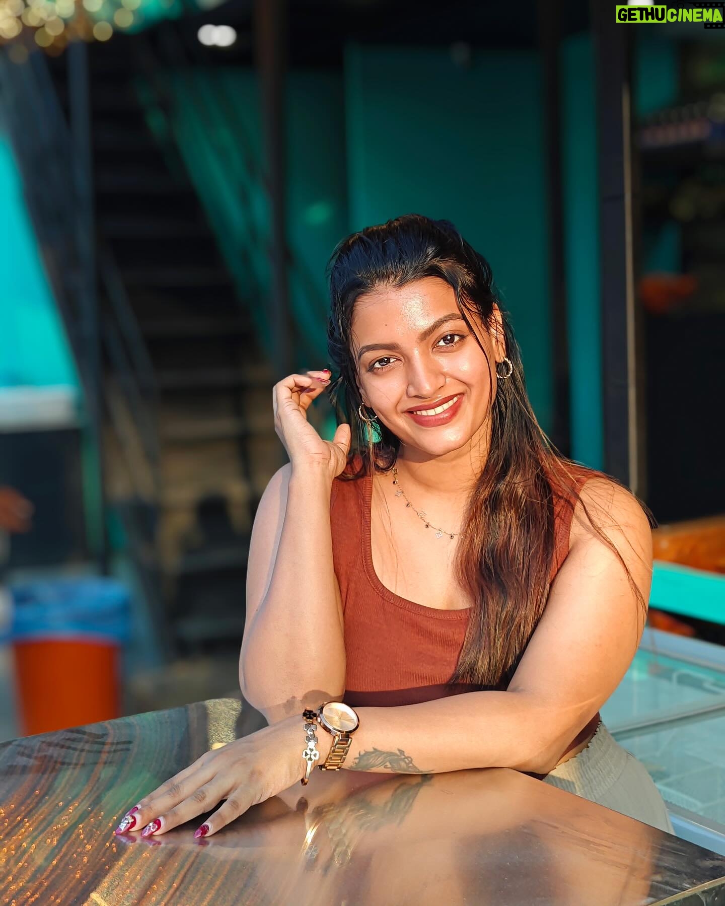 Amrutha Saju - 14.6K Likes - 🤍🐌👜🤎
📸 @kedarhist_