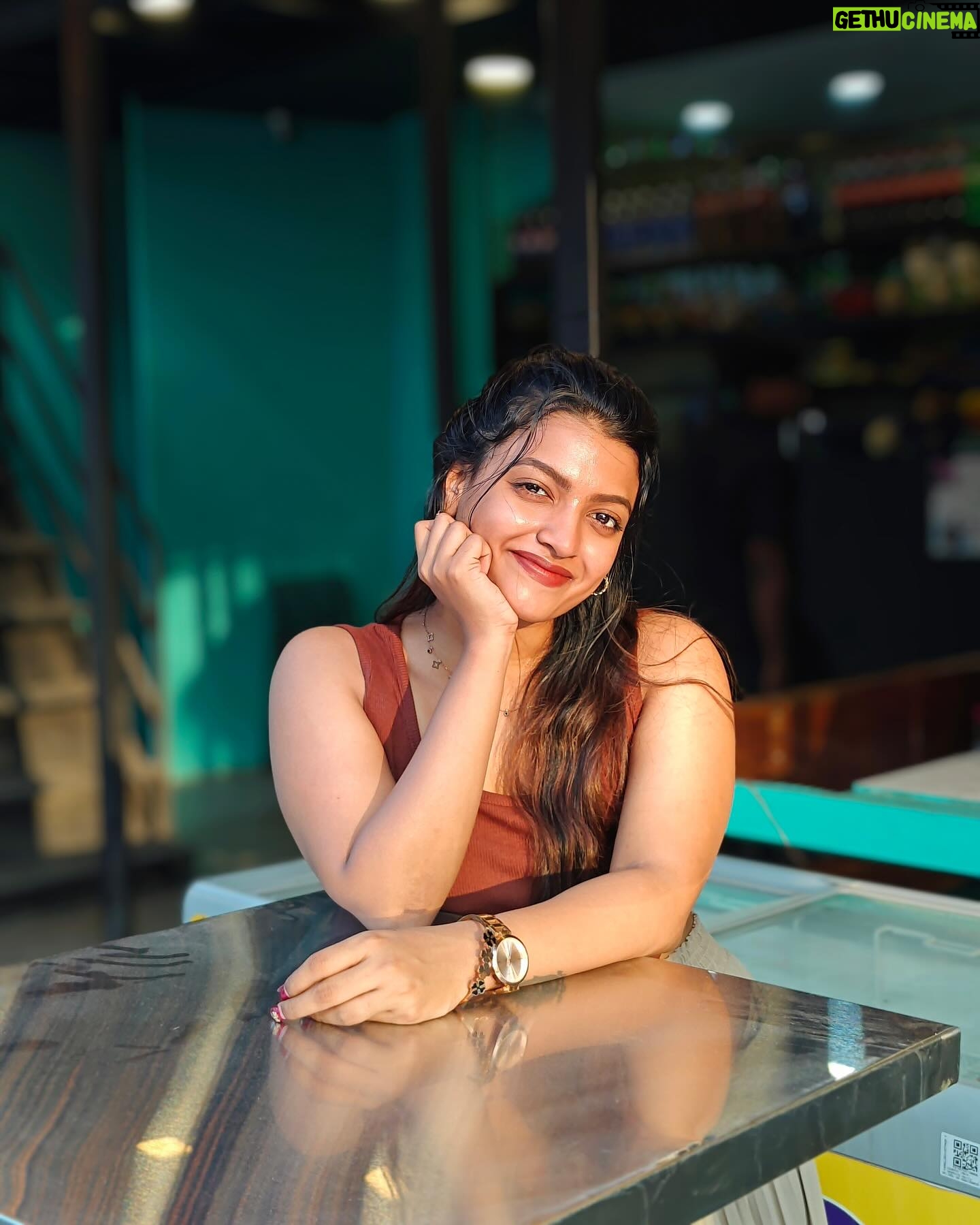 Amrutha Saju - 14.6K Likes - 🤍🐌👜🤎
📸 @kedarhist_