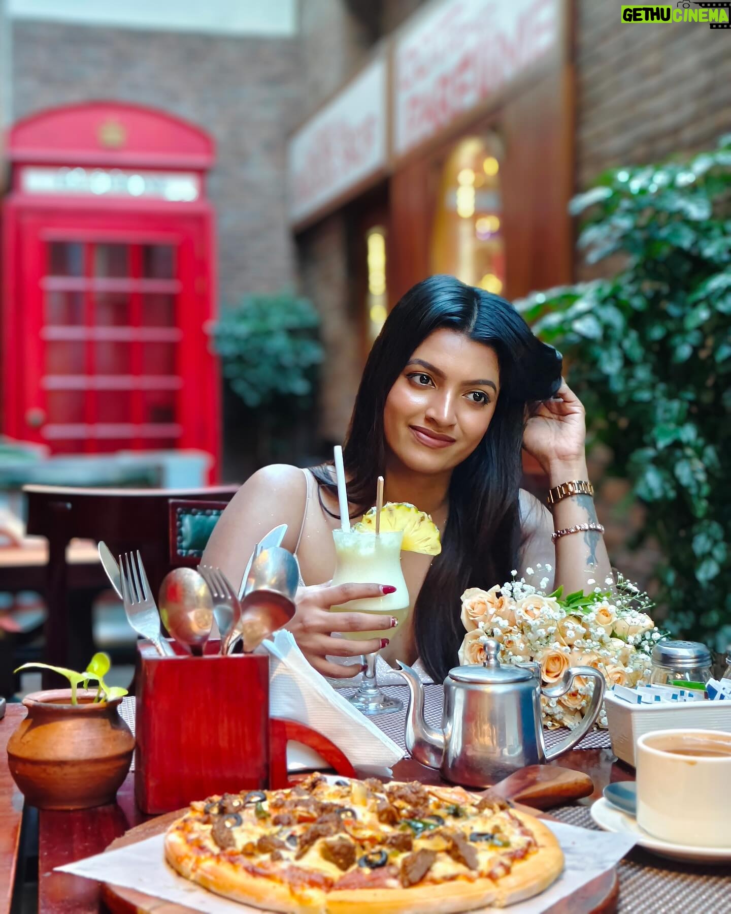 Amrutha Saju - 12.2K Likes - Its my 26 th- Lets Celebrate🥳🍾🎁
📸 @kedarhist_