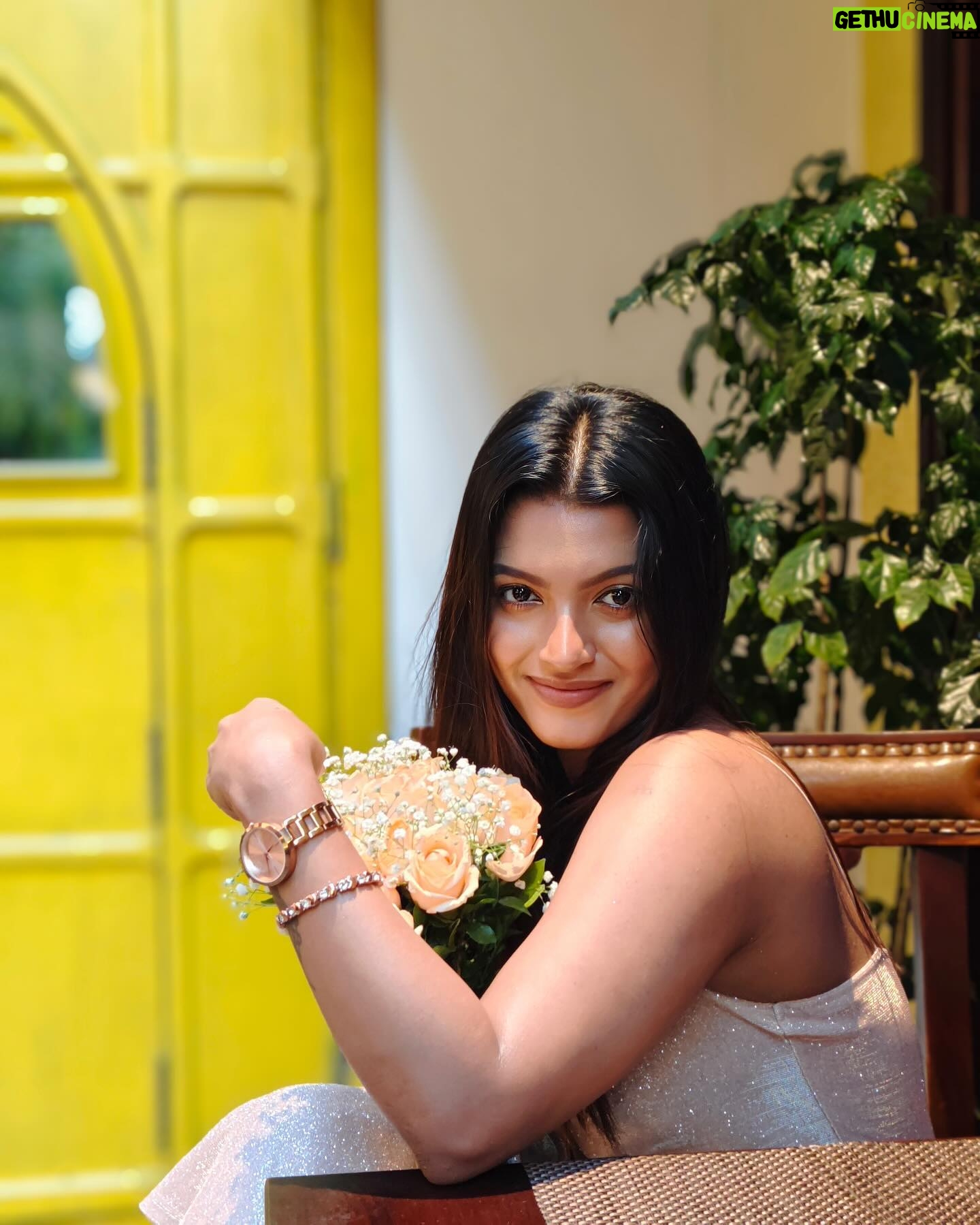 Amrutha Saju - 12.2K Likes - Its my 26 th- Lets Celebrate🥳🍾🎁
📸 @kedarhist_