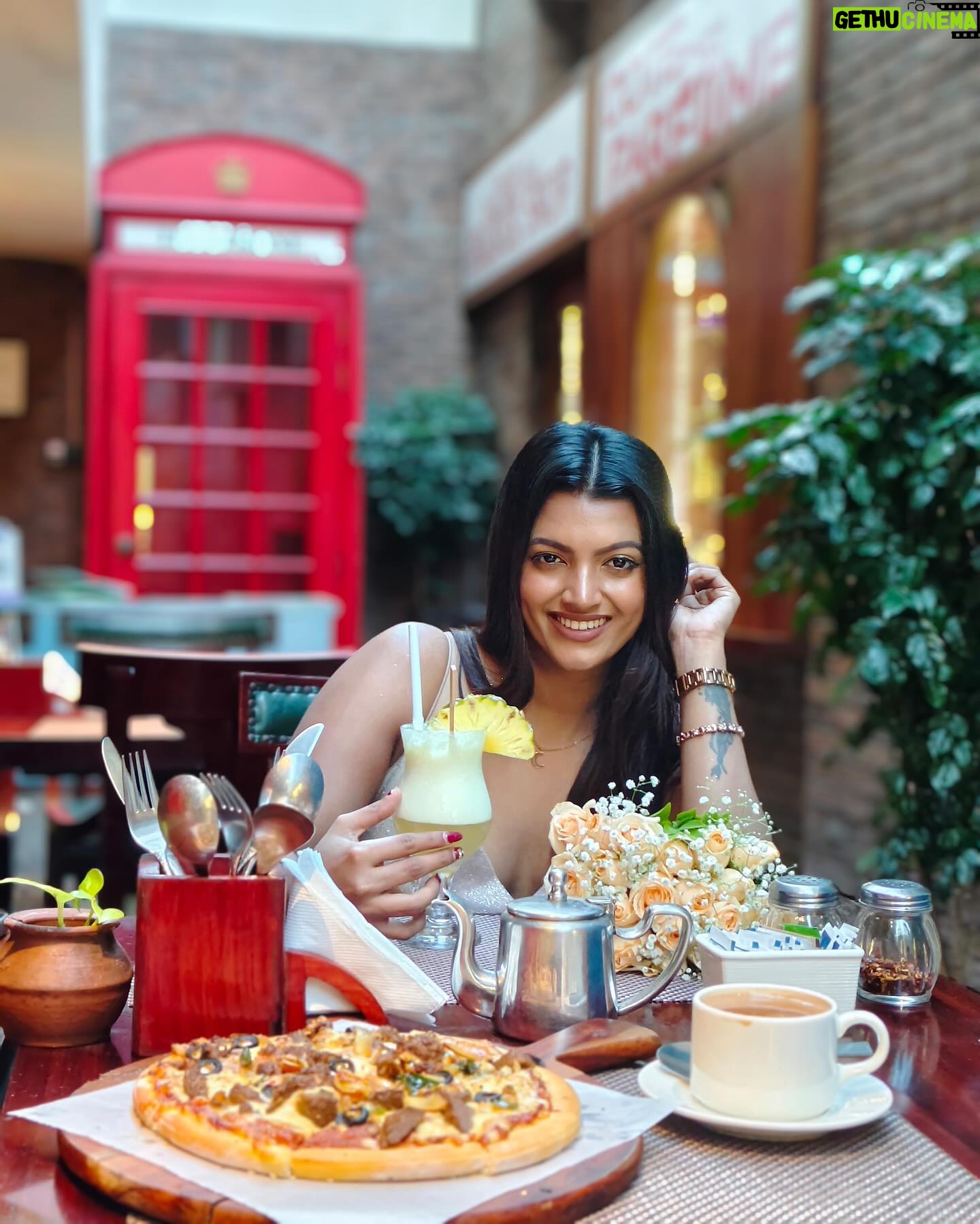 Amrutha Saju - 12.2K Likes - Its my 26 th- Lets Celebrate🥳🍾🎁
📸 @kedarhist_