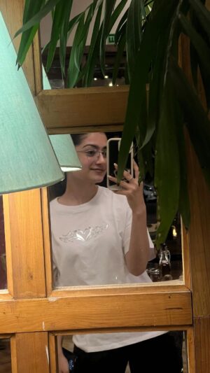 Amulya Rattan Instagram - I’m just a girl🎀 (and this is just girl maths🫱🏻‍🫲🏼🥹)