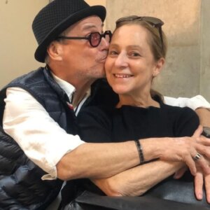 Ana Botafogo Instagram - Hoje é dia de celebrar a vida de um grande amigo e parceiro de longa data, Carlinhos de Jesus! 🎉

Carlinhos, sua energia, talento e dedicação à dança são inspiração para todos que têm o privilégio de estar ao seu lado. Que seu dia seja repleto de alegria, amor e muitas celebrações – do jeitinho que você merece!

Obrigada por compartilhar tantos momentos especiais comigo ao longo dos anos. Feliz aniversário, meu amigo querido! ❤️

#FelizAniversário #CarlinhosDeJesus #Amizade #Dança #Celebrar
