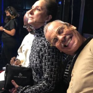 Ana Botafogo Instagram - Hoje é dia de celebrar a vida de um grande amigo e parceiro de longa data, Carlinhos de Jesus! 🎉

Carlinhos, sua energia, talento e dedicação à dança são inspiração para todos que têm o privilégio de estar ao seu lado. Que seu dia seja repleto de alegria, amor e muitas celebrações – do jeitinho que você merece!

Obrigada por compartilhar tantos momentos especiais comigo ao longo dos anos. Feliz aniversário, meu amigo querido! ❤️

#FelizAniversário #CarlinhosDeJesus #Amizade #Dança #Celebrar
