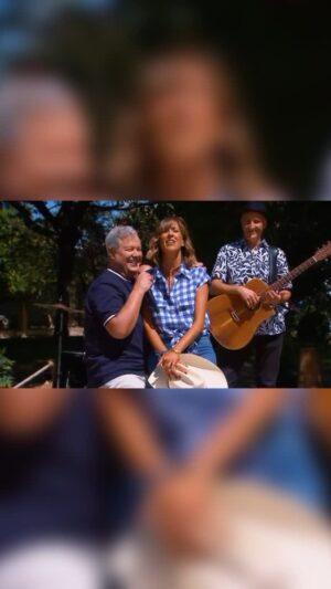 Ana Marques Instagram - O Marco Paulo faz hoje 80 anos. 
Ficaria furioso comigo e estaria a ligar me para eu apagar esta frase do Post. 
“ - olha lá, a idade é uma coisa que está para ai no bilhete de identidade. Ninguém te perguntou nada, pois não? Então cala-te e não andes para aí a dizer isso. É só um número”… Era sempre este o seu comentário com expressão entre o amuado e o trocista. 
Este ano não seria uma data  qualquer. 
Era como tocar a lua. 
Era ter chegado ao tal número que tantas vezes temeu e ansiou. 
O Marco teria adorado celebrar os 80 mesmo que os ocultasse e continuasse a afirmar que ainda não tinha passado dos 46. 
Eu teria todo os gosto em continuar a xinga-lo… 
Parabéns Marco Paulo! Octogenário. 

#am #anamarques #apresentadora #alomarcopaulo #tv #marcopaulo