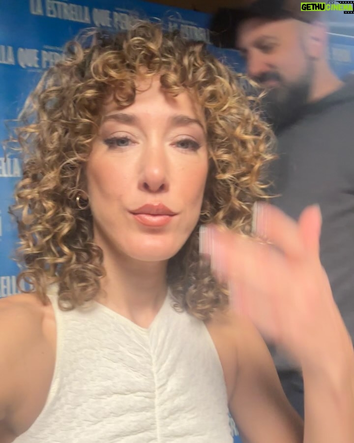 Ana Pauls - 16.8K Likes - Feliz cumple, Mamirta!
Me encanta celebrar tu cumpleaños. Y vannnnn
Reina indiscutida de la comedia, modelo de mujer que se hizo de ajoba, independiente, girl boss, libre, profunda, sabia. Todo lo que no soy. Todavía tengo mucho que aprender de vos así que te tocará cumplir muchos años más. Spoiler alert: puede que no aprenda nunca.
Te amo, te admiro, te celebro y te honro.
Gracias por ser mamushka 💗
