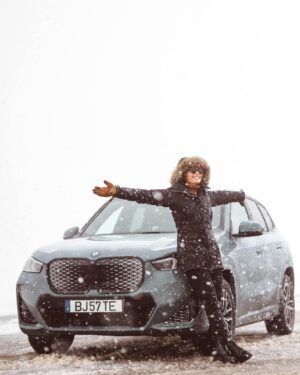 Ana Varela Instagram - Actualização do estado do tempo na Serra da Estrela ❄️☃️

@bmwportugal