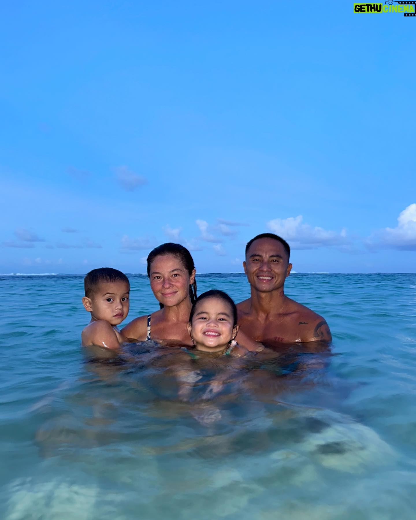 Andi Eigenmann - 252.8K Likes - Dire ra sa kun hae an malinawon.
Hinay hinay, mo hilom ra.
Tanan para sa pamilya.
♥️