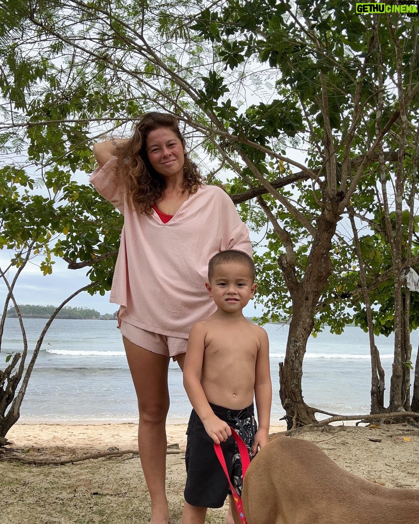 Andi Eigenmann - 252.8K Likes - Dire ra sa kun hae an malinawon.
Hinay hinay, mo hilom ra.
Tanan para sa pamilya.
♥️