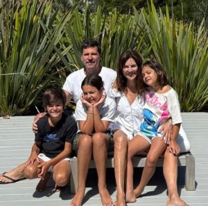 Andrea Frigerio Instagram - Después de un descanso absoluto de las redes y dedicada a disfrutar muchísimo de unos días en familia, comparto estas fotos de nuestros divinos días juntos.
Cada tanto me hace muy bien tomar distancia, un Detox de pantallas, no les pasa?
Que tengan un gran 2025!