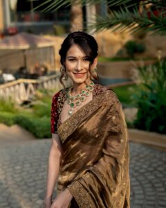 Actress Aneri Vajani HD Photos and Wallpapers February 2025