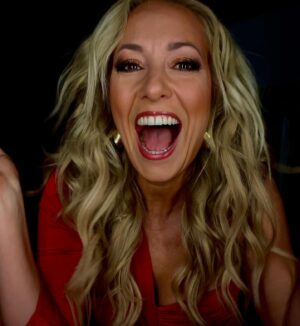 Angela Finger-Erben Instagram - Tag 9 ❤️ DAAAAANKE FÜR EURE VIELEN LIEBEN GLÜCKWÜNSCHE!!!!!! HappyHapyyHappy✨ #ibes #dschungel #rtl #style #rhanx @annika.stylist @marcel_joel_makeupartist #seeyou