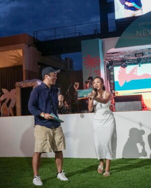 Angie Ang Instagram - Sharing these laughters while on a professional stage with @mmsgroupindonesia 😍
And i’ve found the hidden talent and such a wonderful experience working with @adrimartowardojo 😌
Such a pleasure for #jobmcangie to be on that stage 😍🫵🏼