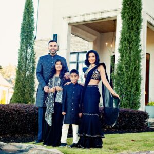 Anila Sajja Instagram - The Sajja Family! 🧿🖤🖤🖤
.
Outfits: 
Anila outfit: @surabhi.gandhi 
Kids outfit: @ladlee_atlanta 
Kiran outfit: @kisah_in 
📸: @imagerybyrashell 
Hair: @dallaschristopherhair 
MUA: @king.artez 
.
#strollmagazine #anilasajja #contentcreator #thesajjafamily #drkiransajjamd #oculofacialplasticsurgeon #m2m #fashioninfluencer #fashioninspo #southasianinfluencer #indianfashion #indiancouture #fashioninspo #married2med
