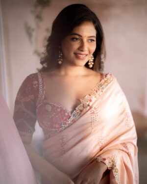 Anjali Instagram - 🌷

Styling @manogna_gollapudi
Saree @shashagabaofficial
Earrings @petalsbyswathi
Makeup @makeupbyradhikadave
Hairstyle @crafted_hair_by_her
Photographer @parvathamsuhasphotography
Team @meghanasrinivas_
@laavanyahh__ 

#saree #love #elegance #purejoy #sunshine #mood #lifeisbeautiful #happy #weekend