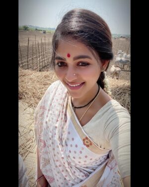 Anjali Instagram - #parvathy as a role in gamechanger is very dear to my heart, a Courageous role that chiseled me everyday. She fights for the Righteous, an innocent soul who believes in questioning the system. Now the time has come for me to travel ahead with dear memories and thoughts of Parvathy ❤️🧿 

#parvathy #gamechanger #gratitude #bts #shootingdiaries #reellife #happy #sunday