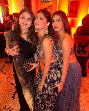 Anjini Dhawan Instagram - ✨✨✨

Outfit @tuhinasrivastava_ 
Shot by @dieppj